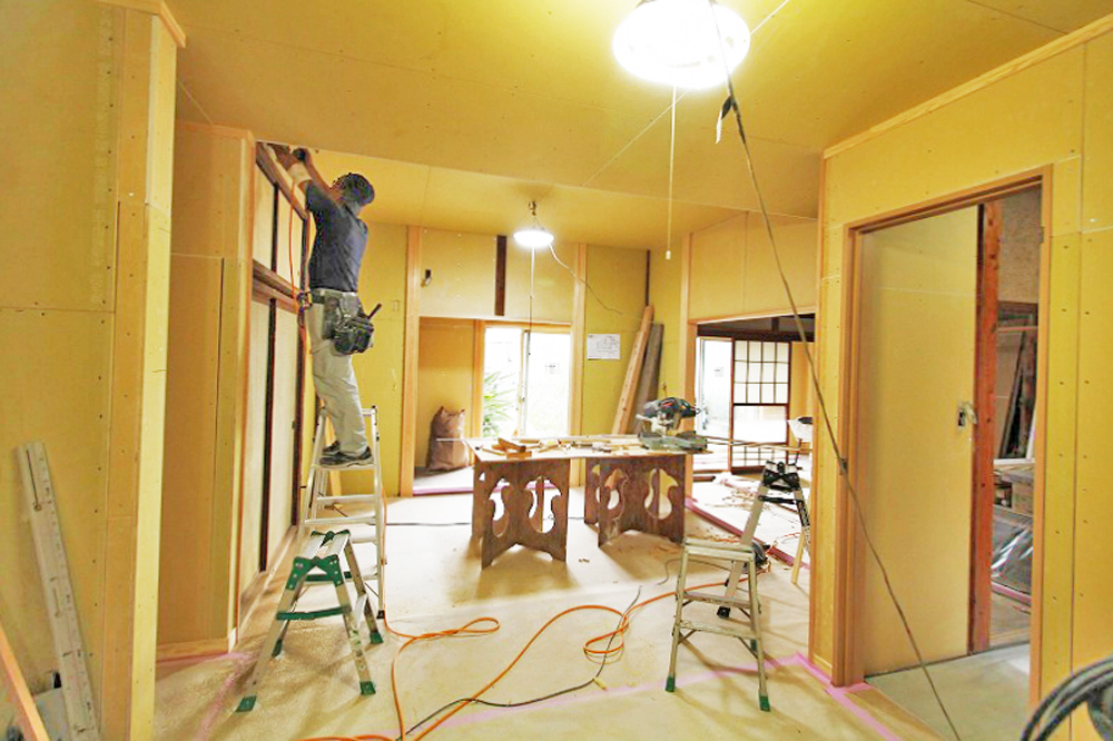 壁・天井ボードは内装材の下地として使用されます．断熱、防火、耐火、遮音に優れています。